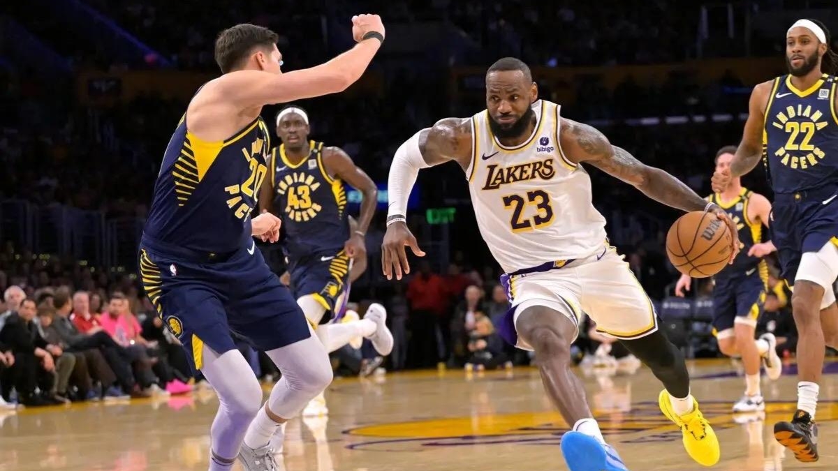 C7娱乐- 岭东战狼队对阵关东朱雀队，斯诺克淘汰赛险胜，内线统治篮板——回归即成焦点