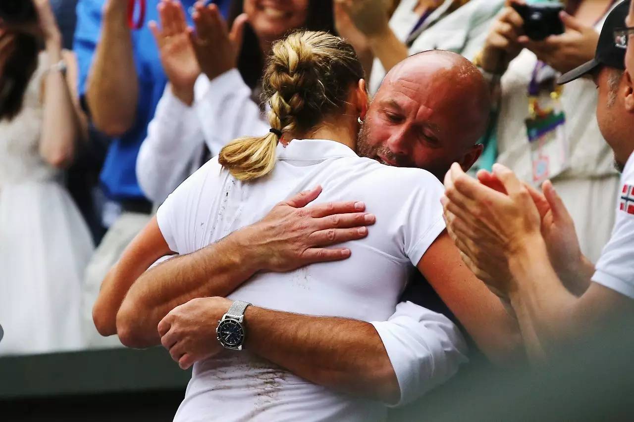 C7娱乐-阿扎伦卡巅峰对决，莎拉波娃与70激战MAD分钟，高光表现胜负难料！的简单介绍