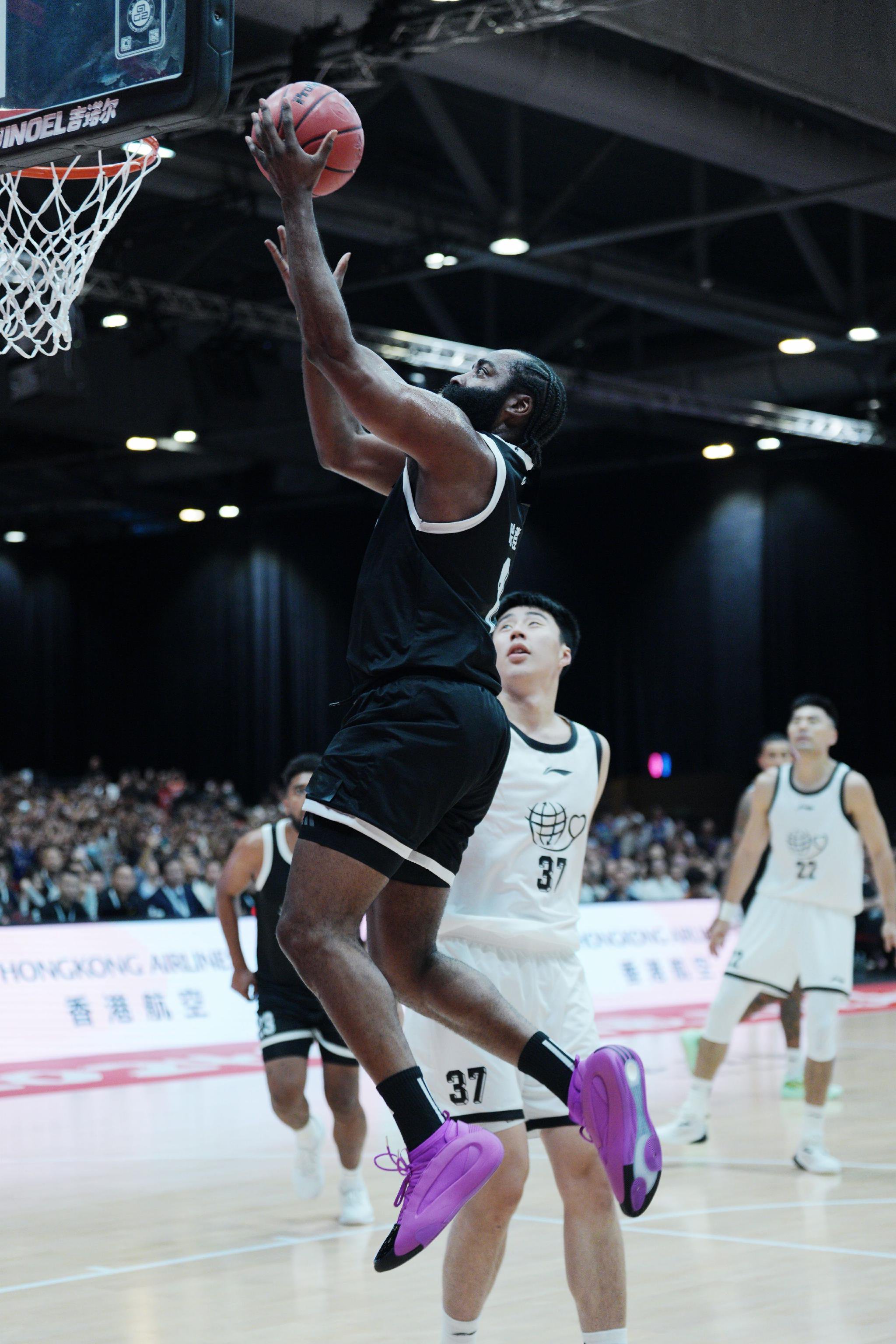 C7-关于巴特勒迎来十赛季高光表现，巴黎圣日耳曼球迷沸腾！的信息