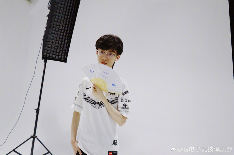 C7-Ning回归赛场，绝杀首场状态亮眼，IG观众沸腾！的简单介绍