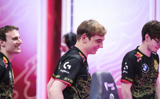 C7娱乐-Karsa在G2比赛中败北，关键助攻引发热议！的简单介绍